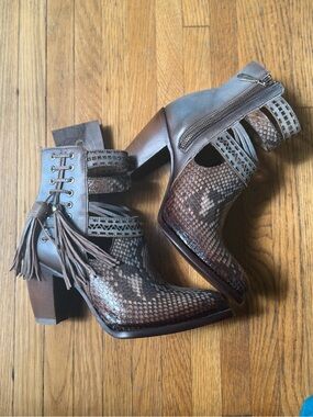 NEW CUADRA BLUE PYTHON FRINGE & LASER CU370